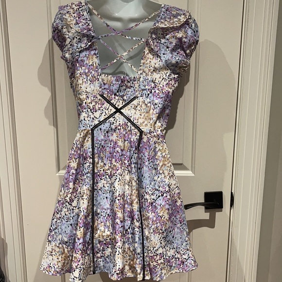 Dress - Picture 3 of 4